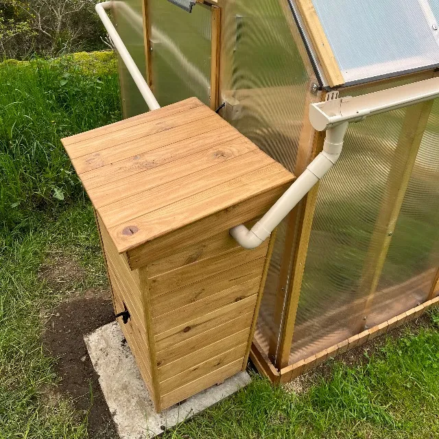 Un système de récupération d’eau de pluie pour ma serre