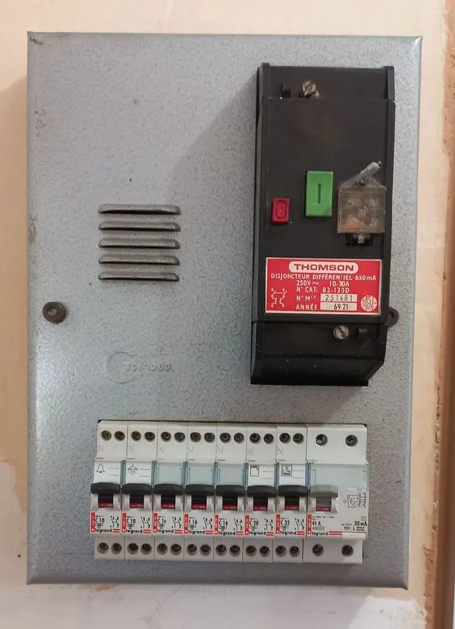 Refaire un tableau électrique vintage (année 70)