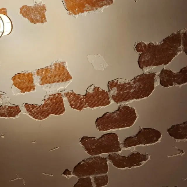 Plafond abîmé